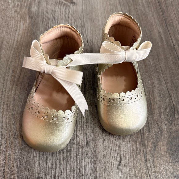 Elephantito Other - Elephantito Baby Sabrinas Metal Gold Baby Shoes with Bow